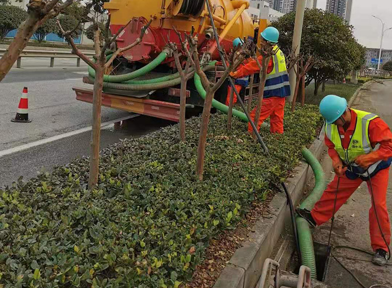 托克逊市政管道清淤